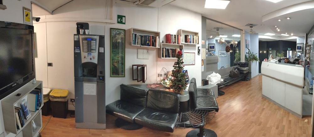 Giappone Inn Parking Hotel Livorno Exteriör bild